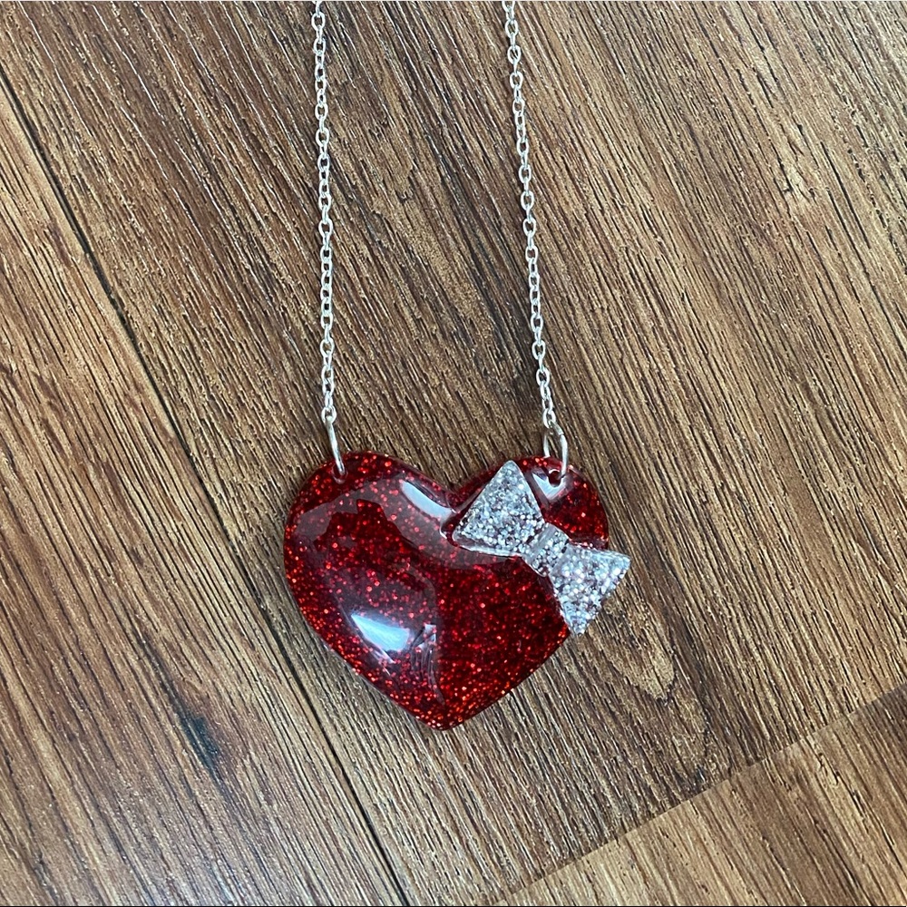 Costume heart necklace
